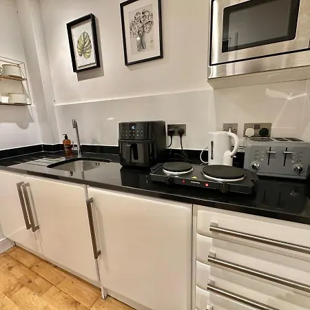 One Bedroom Flat By Brookland Serviced Short Lets With Free Wifi Apartmán *