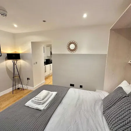 Apartmán One Bedroom Flat By Brookland Serviced Short Lets With Free Wifi *