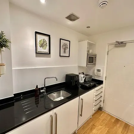 One Bedroom Flat By Brookland Serviced Short Lets With Free Wifi アパート リーズ