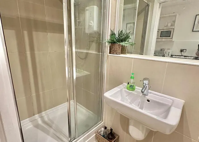 One Bedroom Flat By Brookland Serviced Short Lets With Free Wifi Leeds (West Yorkshire)